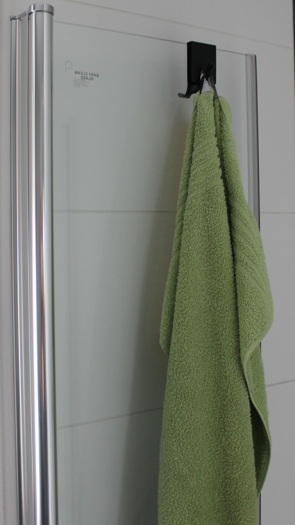 Crochets de douche AVOIR BESOIN en cours d'utilisation