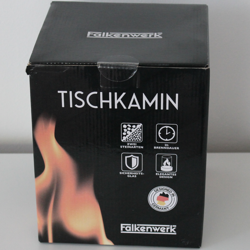 Boîte de la cheminée de table de Falkenwerk dans le test