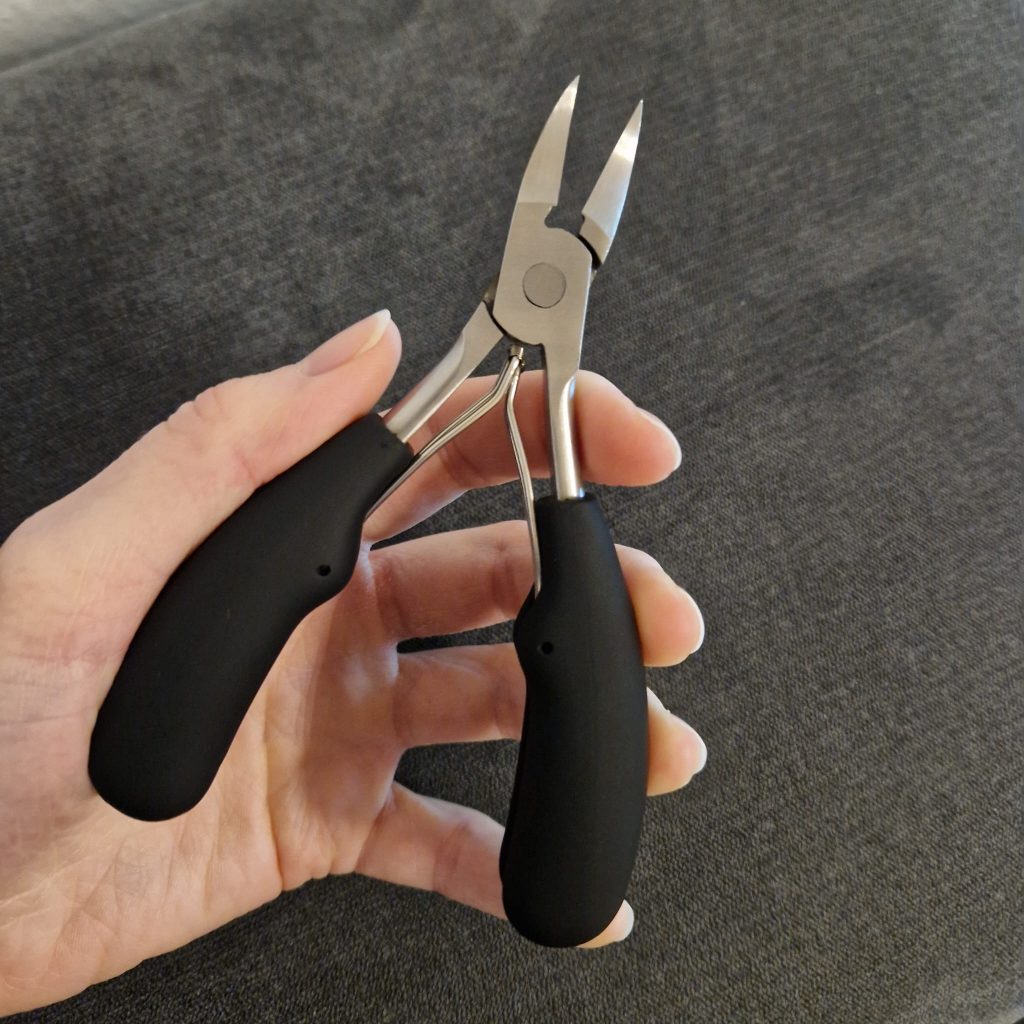 Nail clippers with clip