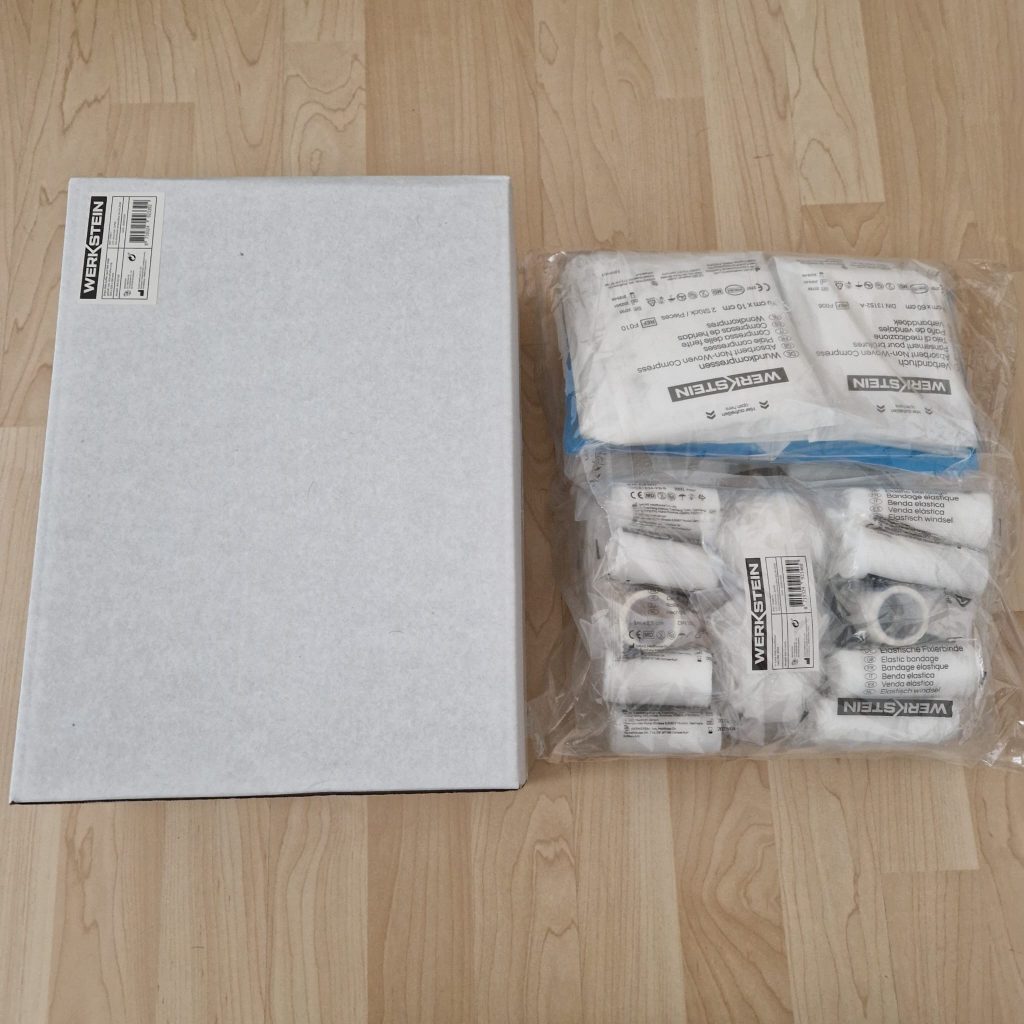 Erste Hilfe Koffer (DIN 13169) Verpackung