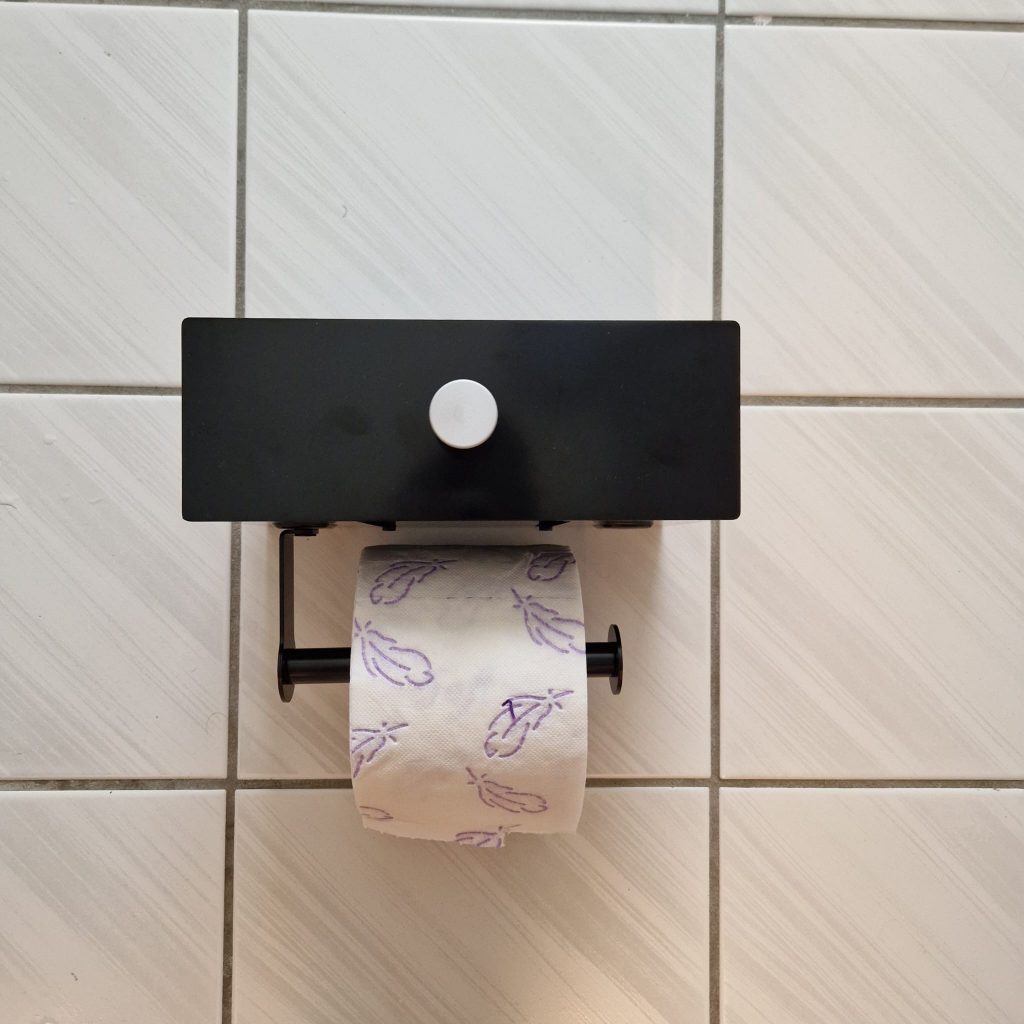 Porte-papier hygiénique avec boîte de lingettes humides dans le test 2023 -  Prüfgel Institut