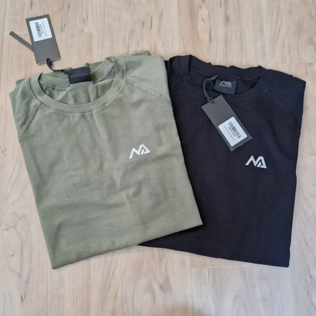 Slim Fit T-Shirt Modal in Olive und Schwarz