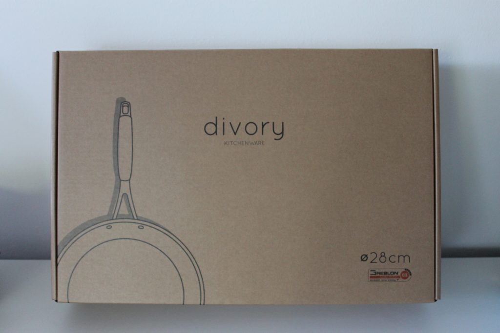 Gift packaging of the frying pan