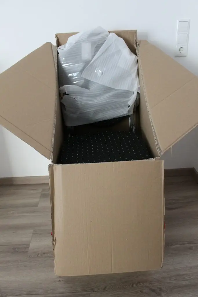 Verpackung des Stapelstuhls