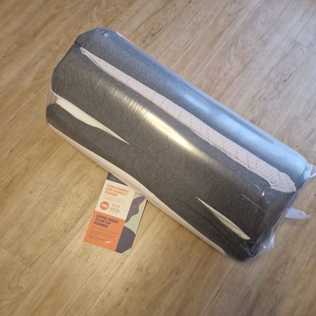 Folding mattress
Packaging