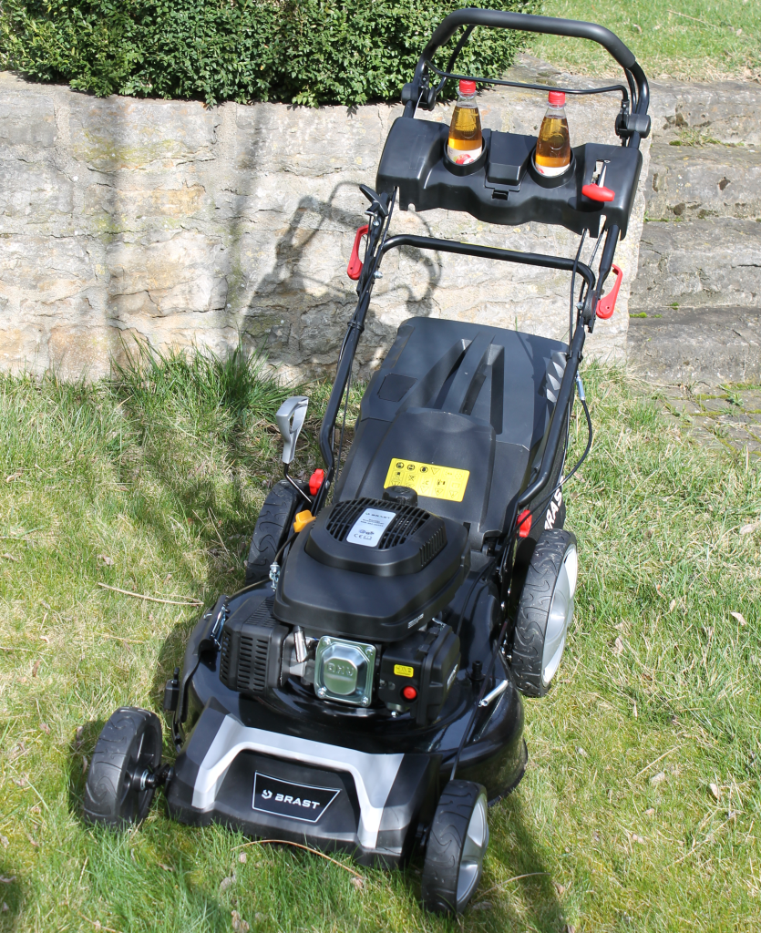 The assembled lawnmower