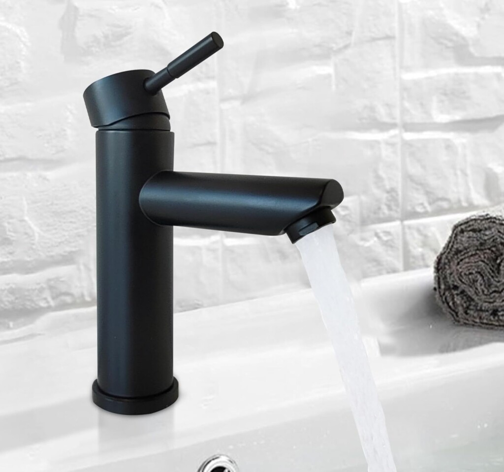 Black bathroom tap from LEODERA