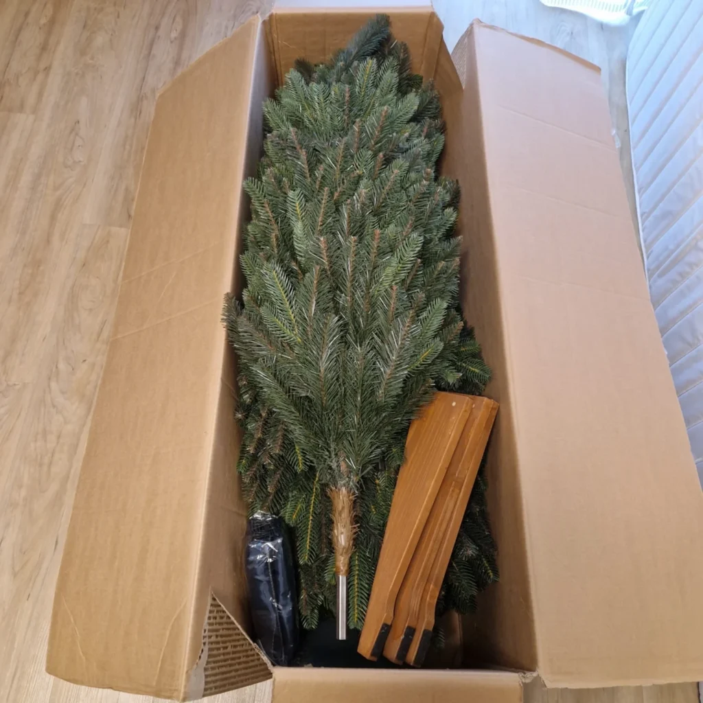 Premium Künstlicher Weihnachtsbaum
Verpackung